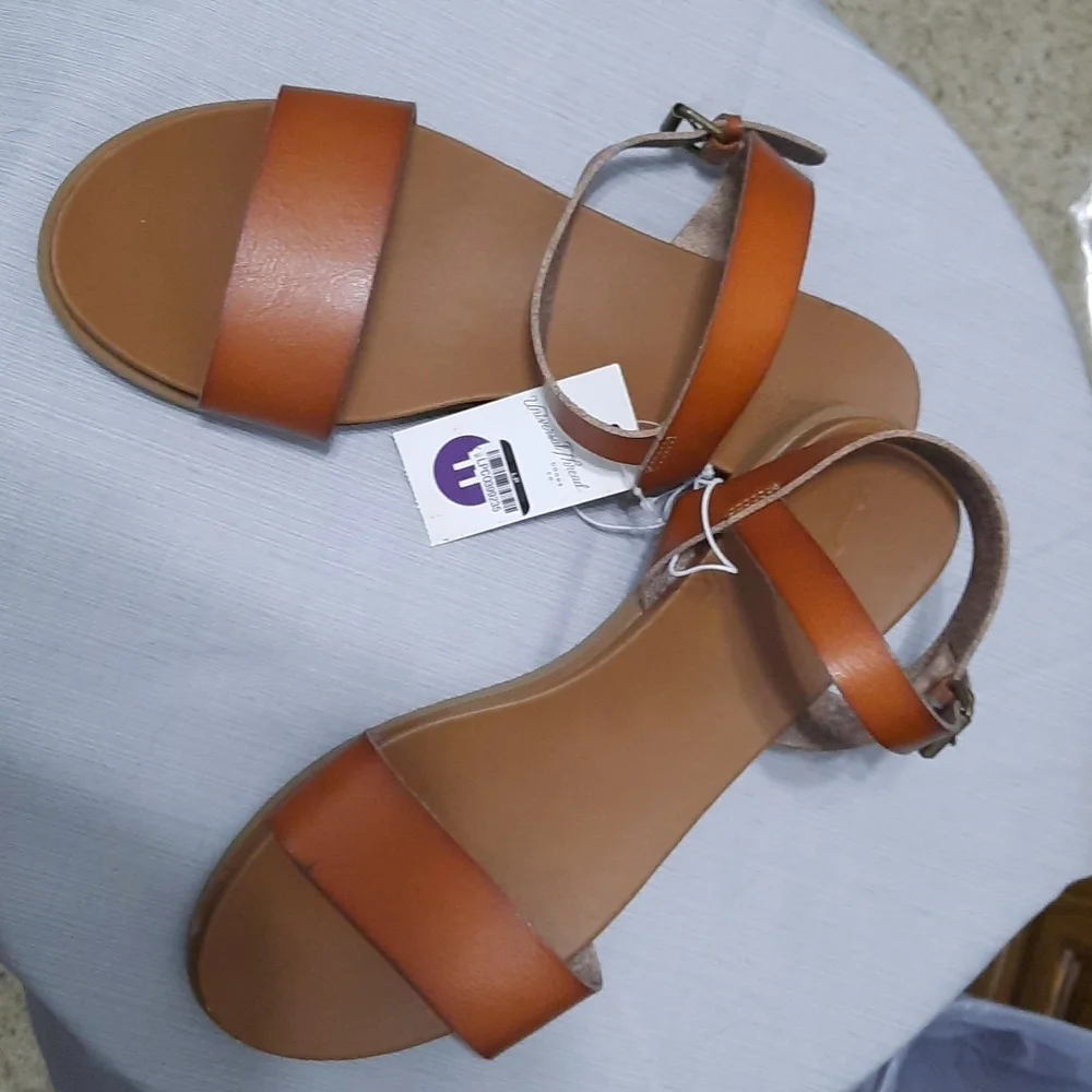 SANDALS - Picture 1 of 2